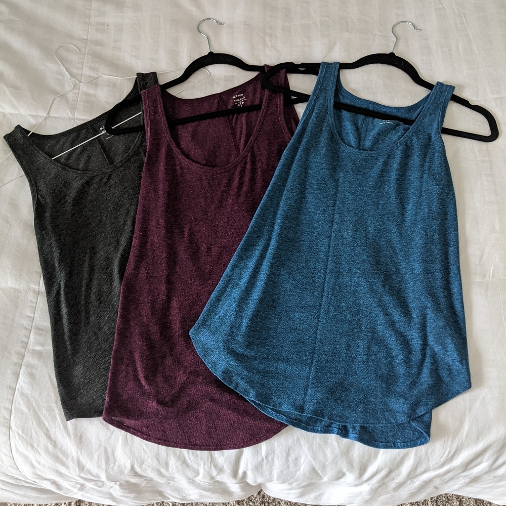 (3) Old Navy Relaxed fit tanks size small